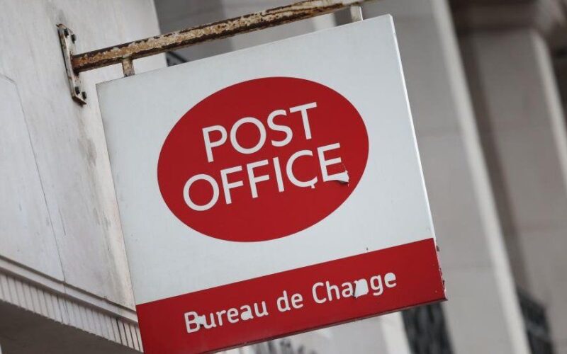 Post Office: Former sub-postmasters and politicians call for police inquiry