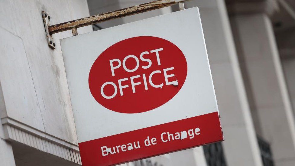 Post Office: Former sub-postmasters and politicians call for police inquiry